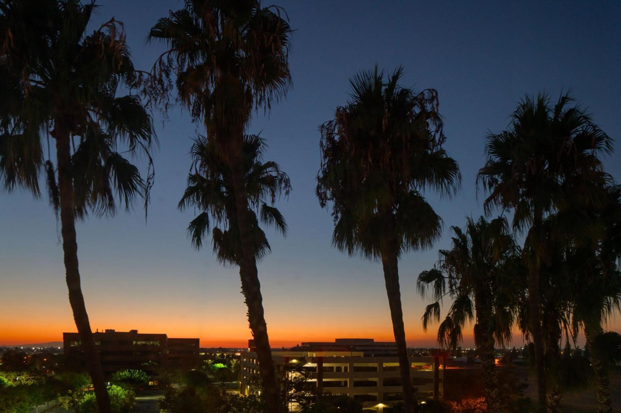 Courtyard By Marriott Cypress Anaheim / Orange County Hotel Exterior photo